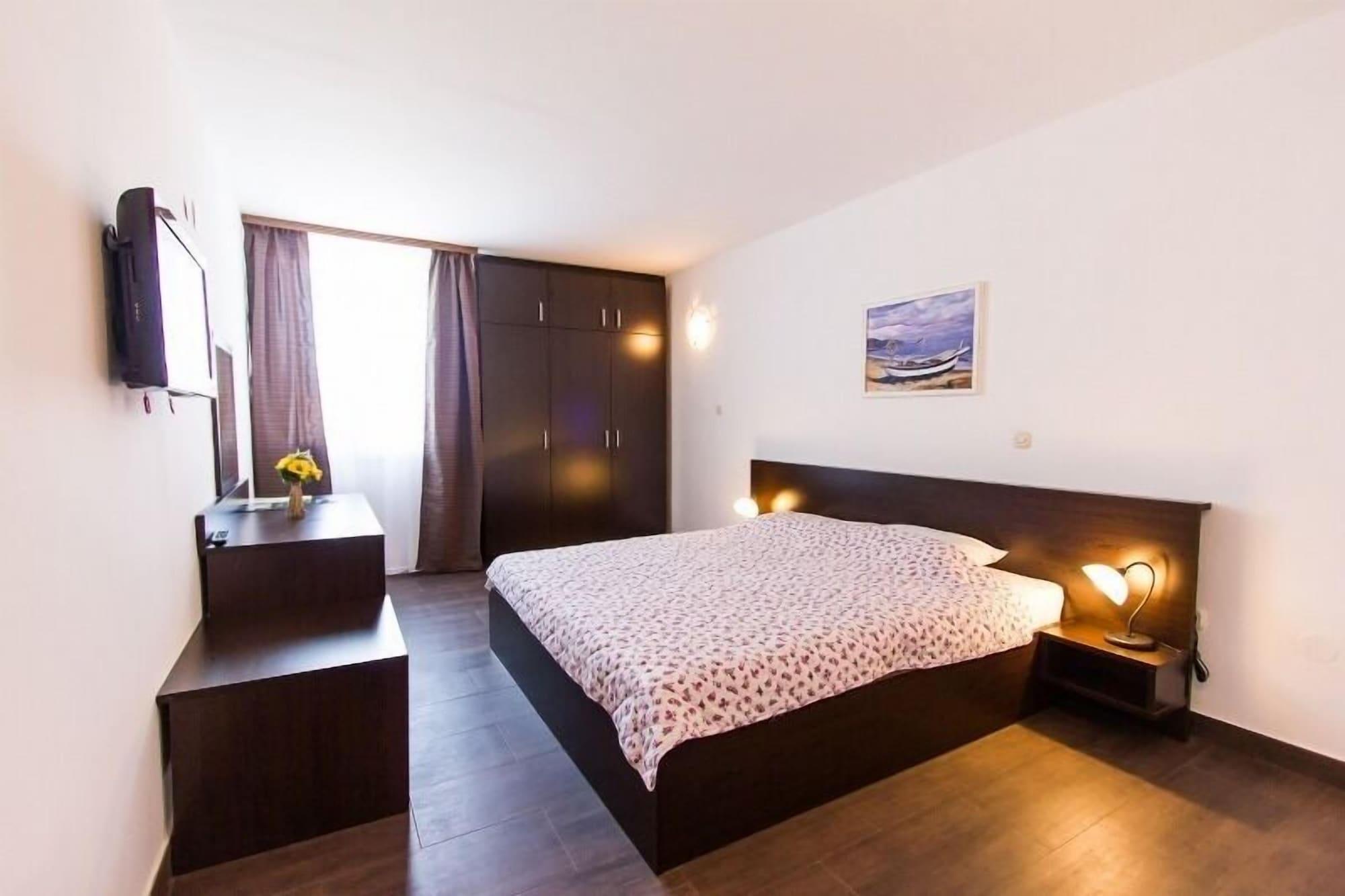 Hotel Omorika Punat Exterior photo