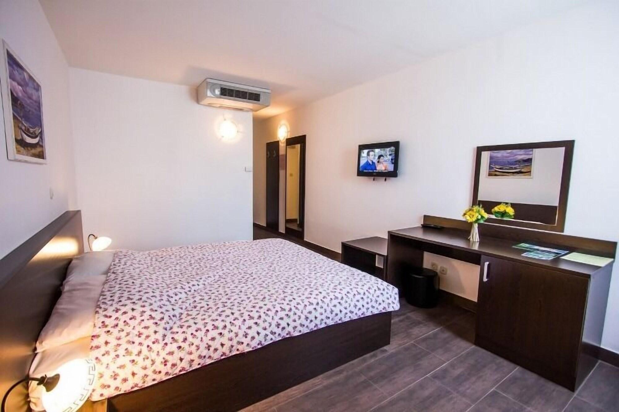 Hotel Omorika Punat Exterior photo