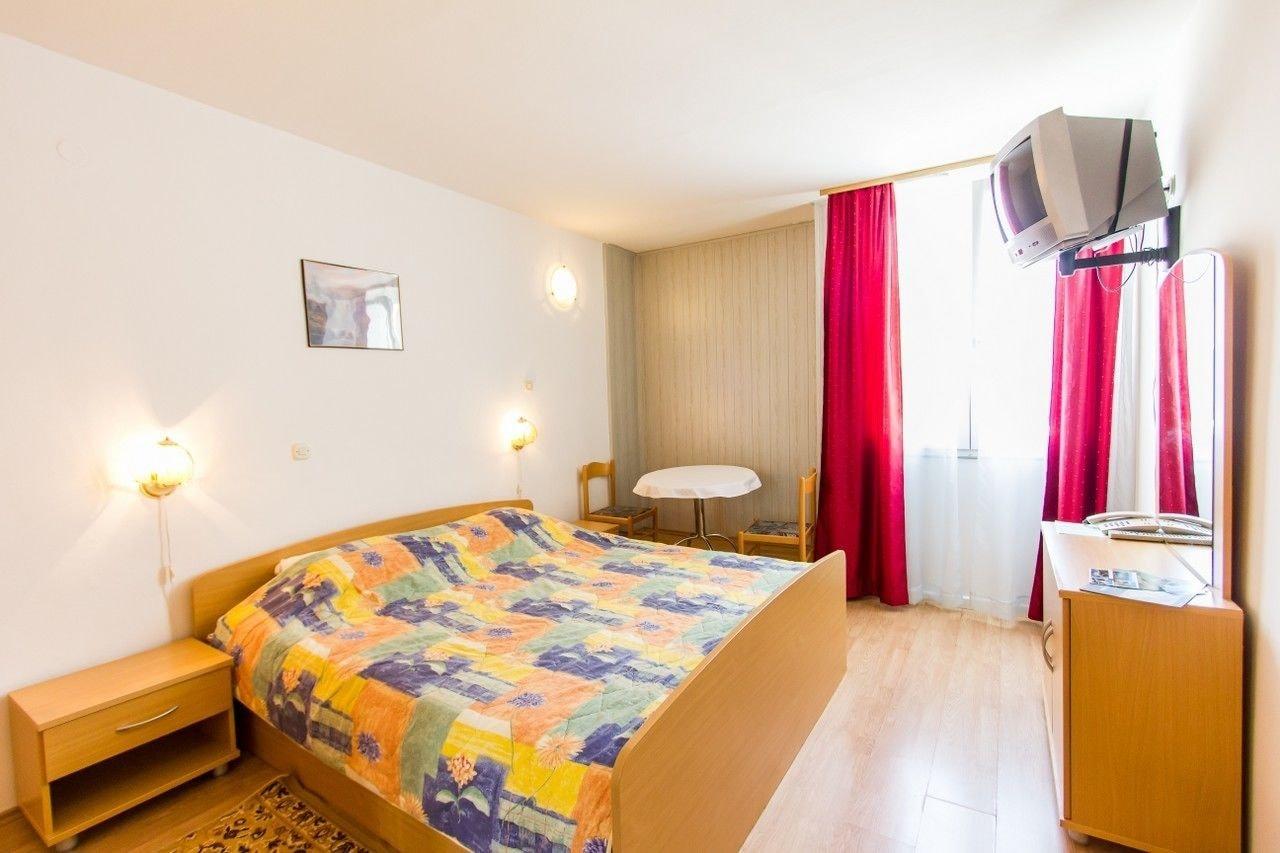 Hotel Omorika Punat Exterior photo