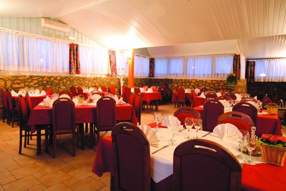 Hotel Omorika Punat Exterior photo