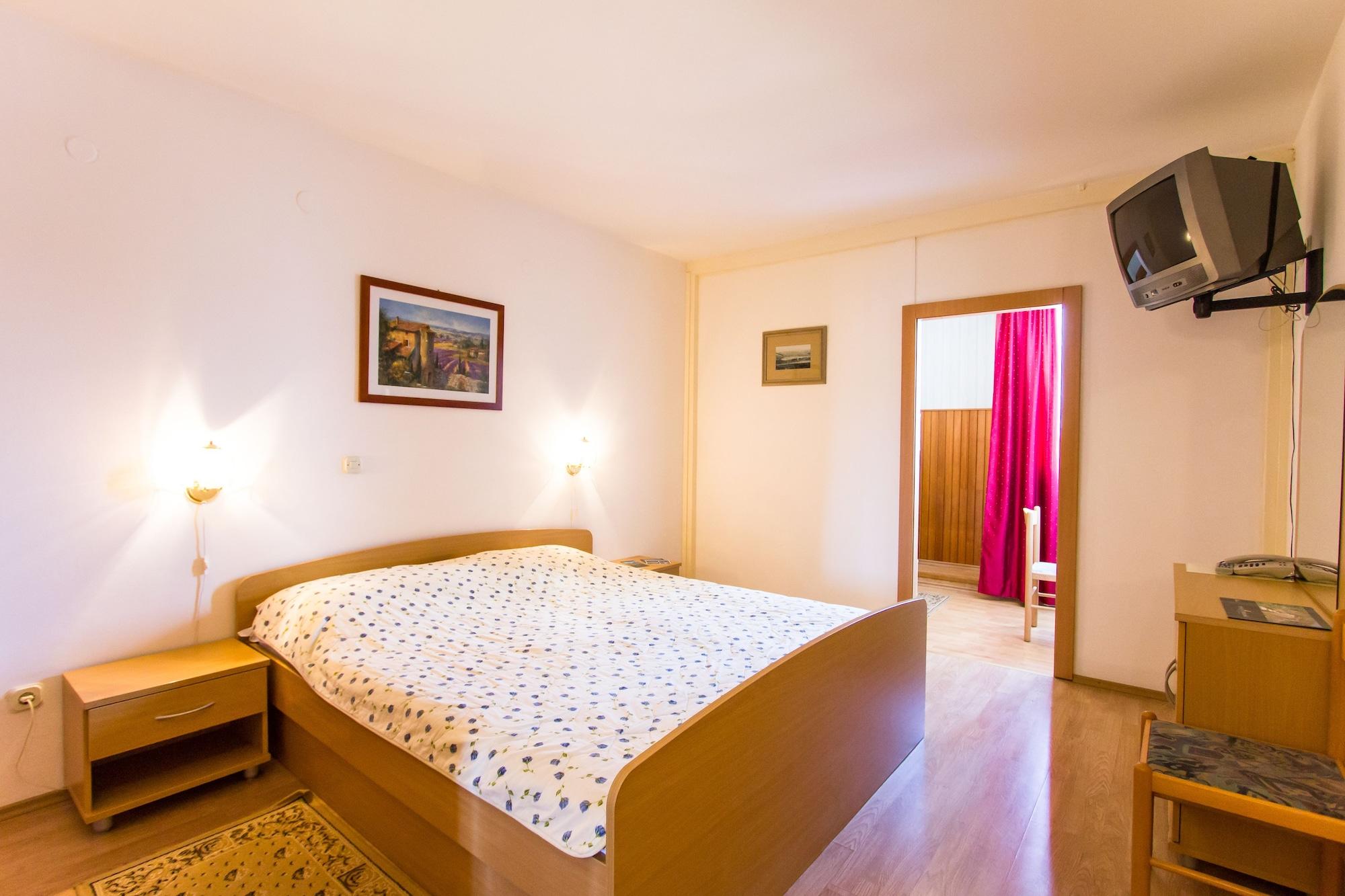 Hotel Omorika Punat Exterior photo