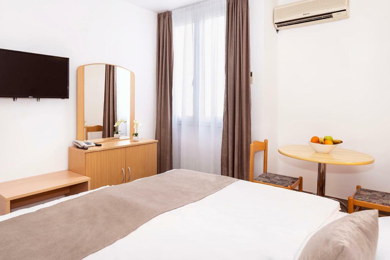 Hotel Omorika Punat Exterior photo