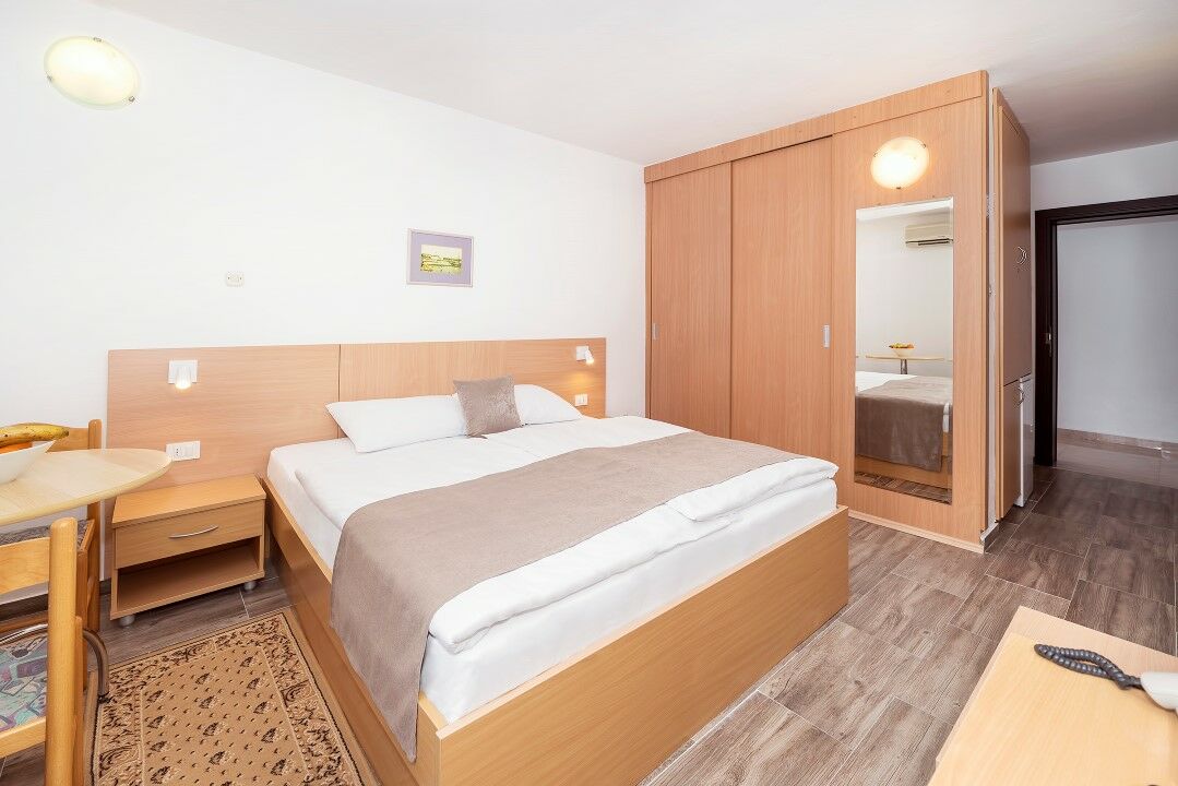 Hotel Omorika Punat Exterior photo